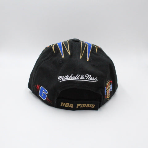 NBA FINALS  - Cappellino Ufficiale Chicago Bulls , Mitchell and Ness