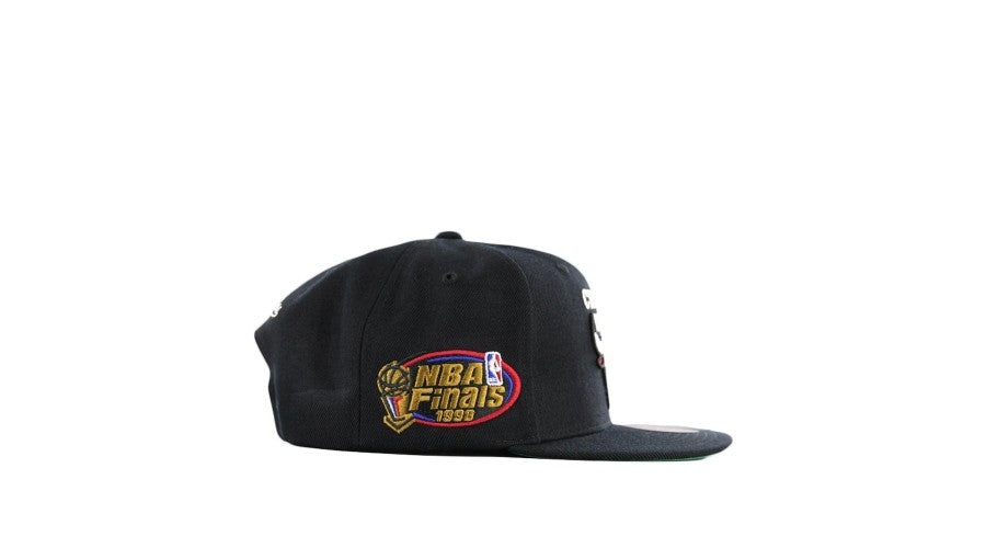 NBA FINALS  - Cappellino Ufficiale Chicago Bulls , Mitchell and Ness