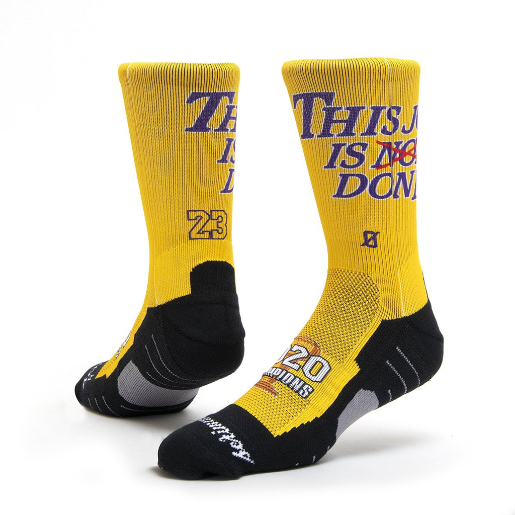 Calzini Ufficiali "Scrimmage" - This job is done, Lakers Champions 2020 (yellow)